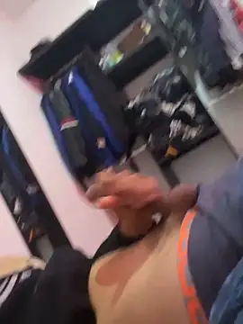 Barrx0018 online show from December 2025 04:36:02 PM