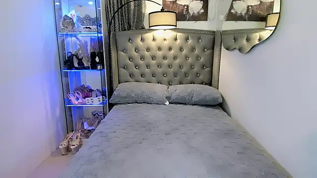 Claudia empress online show from October 2025 09:57:02 PM