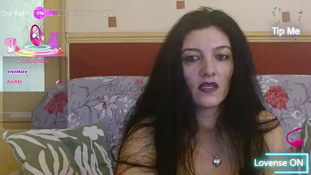 Snapshot of Goldgirl89 chatting on September 2025 10:32:02 PM Goldgirl89 online show from September 2025 10:32:02 PM