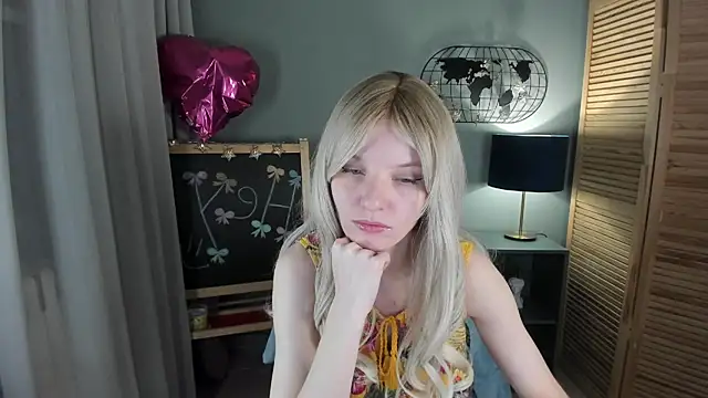 Madelaineses online show from November 2025 10:10:02 AM