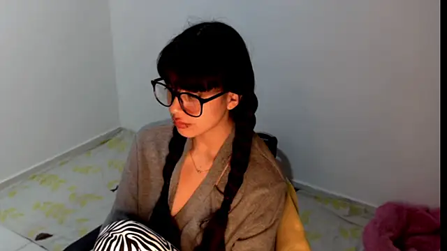 Snapshot of meganmiauu chatting on May 2026 12:22:01 PM meganmiauu online show from May 2026 12:22:01 PM