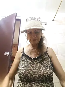 MaryeLunna online show from April 2026 11:59:01 AM