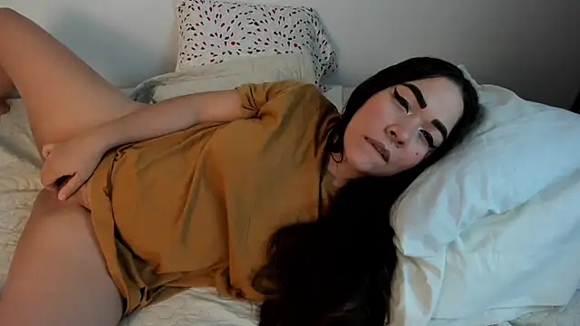 Snapshot of Brianna_Angelina chatting on February 2025 11:59:02 PM Brianna Angelina online show from February 2025 11:59:02 PM