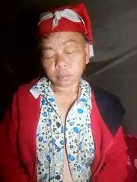 Snapshot of VangLe73 chatting on October 2025 08:53:02 PM VangLe73 online show from October 2025 08:53:02 PM