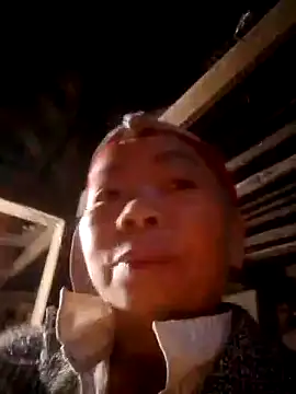 Snapshot of VangLe73 chatting on October 2025 11:26:02 PM VangLe73 online show from October 2025 11:26:02 PM