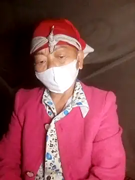 Snapshot of VangLe73 chatting on October 2025 07:42:02 PM VangLe73 online show from October 2025 07:42:02 PM