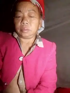 Snapshot of VangLe73 chatting on October 2025 05:25:02 PM VangLe73 online show from October 2025 05:25:02 PM