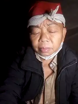 Snapshot of VangLe73 chatting on November 2025 01:13:01 PM VangLe73 online show from November 2025 01:13:01 PM