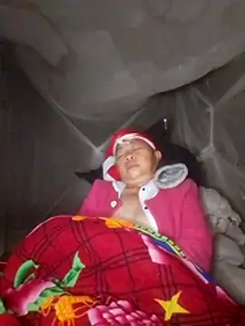 Snapshot of VangLe73 chatting on November 2025 04:07:01 PM VangLe73 online show from November 2025 04:07:01 PM