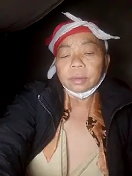 Snapshot of VangLe73 chatting on November 2025 03:12:01 PM VangLe73 online show from November 2025 03:12:01 PM