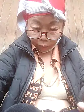 Snapshot of VangLe73 chatting on November 2025 03:49:01 AM VangLe73 online show from November 2025 03:49:01 AM