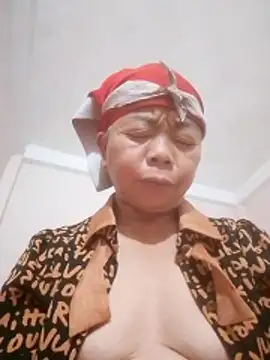 Snapshot of VangLe73 chatting on November 2025 02:46:01 PM VangLe73 online show from November 2025 02:46:01 PM