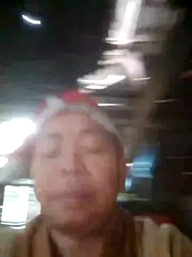 Snapshot of VangLe73 chatting on November 2025 06:57:02 AM VangLe73 online show from November 2025 06:57:02 AM