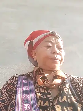 Snapshot of VangLe73 chatting on November 2025 07:52:01 AM VangLe73 online show from November 2025 07:52:01 AM