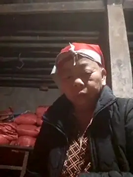 Snapshot of VangLe73 chatting on November 2025 08:08:02 PM VangLe73 online show from November 2025 08:08:02 PM