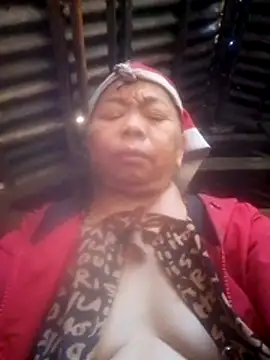 Snapshot of VangLe73 chatting on November 2025 08:40:01 AM VangLe73 online show from November 2025 08:40:01 AM