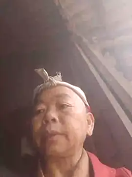 Snapshot of VangLe73 chatting on December 2025 04:20:02 AM VangLe73 online show from December 2025 04:20:02 AM