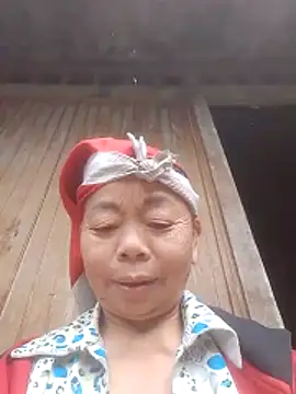 Snapshot of VangLe73 chatting on December 2025 04:00:02 AM VangLe73 online show from December 2025 04:00:02 AM