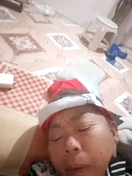 Snapshot of VangLe73 chatting on December 2025 01:52:02 PM VangLe73 online show from December 2025 01:52:02 PM