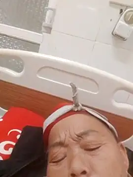 Snapshot of VangLe73 chatting on December 2025 12:44:02 PM VangLe73 online show from December 2025 12:44:02 PM