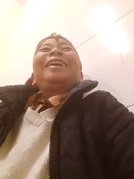 Snapshot of VangLe73 chatting on December 2025 12:12:01 PM VangLe73 online show from December 2025 12:12:01 PM