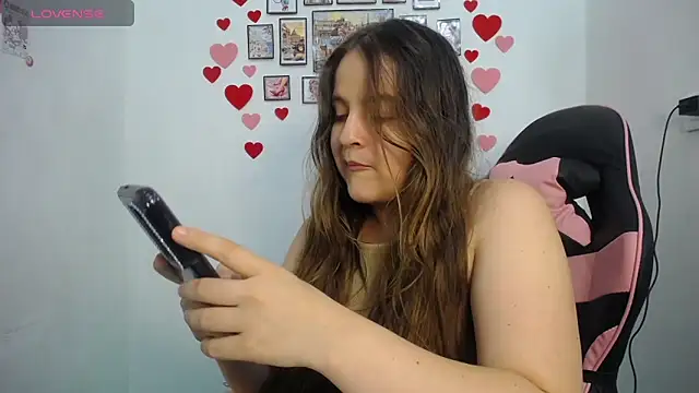 Pregnant Kloe online show from June 2026 03:11:01 PM