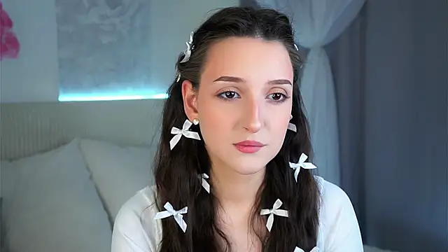 Snapshot of FalineBeacher chatting on March 2026 01:24:01 AM FalineBeacher online show from March 2026 01:24:01 AM