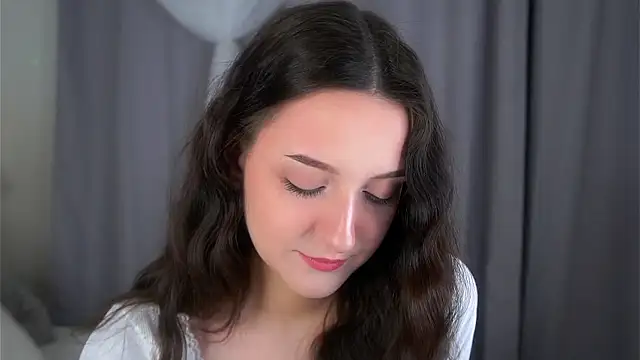 Snapshot of FalineBeacher chatting on March 2026 01:14:01 AM FalineBeacher online show from March 2026 01:14:01 AM