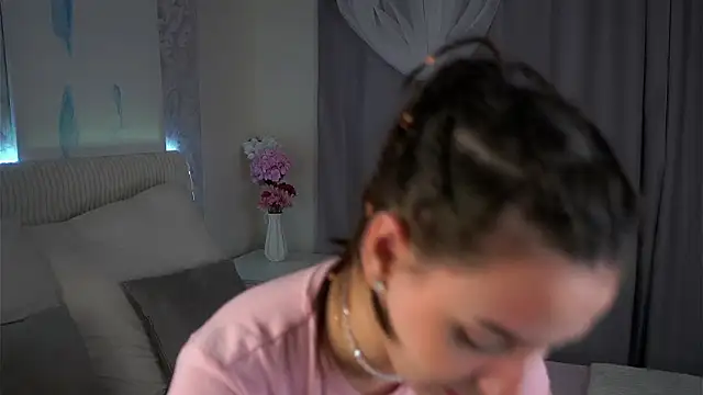 Snapshot of FalineBeacher chatting on March 2026 01:12:01 AM FalineBeacher online show from March 2026 01:12:01 AM