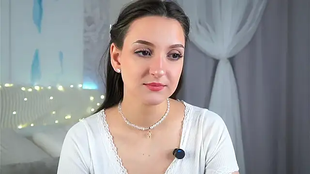 Snapshot of FalineBeacher chatting on March 2026 01:11:01 AM FalineBeacher online show from March 2026 01:11:01 AM