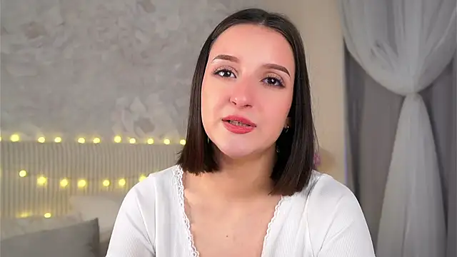 Snapshot of FalineBeacher chatting on March 2026 01:11:02 AM FalineBeacher online show from March 2026 01:11:02 AM