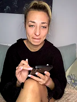 Snapshot of Celine_charme chatting on September 2025 11:02:02 AM Celine charme online show from September 2025 11:02:02 AM