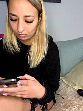 Snapshot of Celine_charme chatting on October 2025 12:01:02 PM Celine charme online show from October 2025 12:01:02 PM
