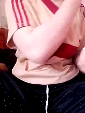 linhbe96xxx online show from November 2025 02:04:02 AM