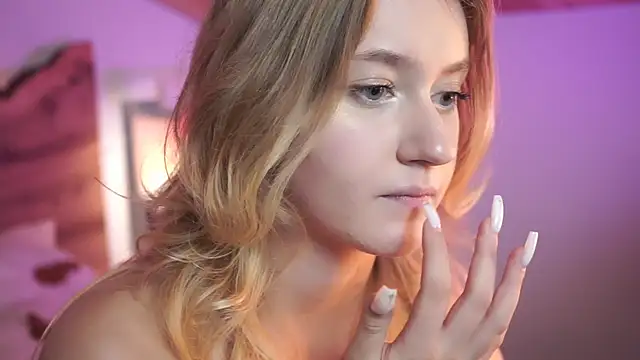 Nerissa xo online show from October 2025 08:18:01 PM