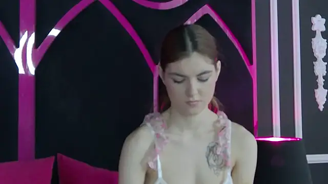 Evelisse online show from April 2026 04:24:02 AM