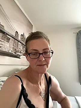 Curvy-Jinx online show from October 2025 01:34:01 PM