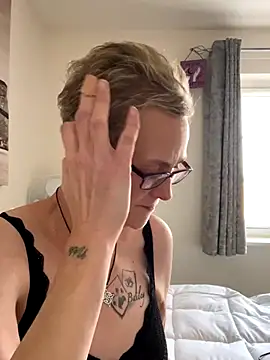 Curvy-Jinx online show from November 2025 09:19:01 AM