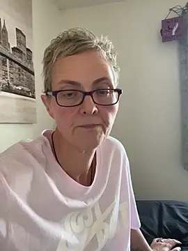 Curvy-Jinx online show from November 2025 09:15:02 AM