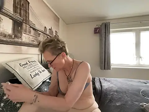 Curvy-Jinx online show from April 2026 08:23:01 AM