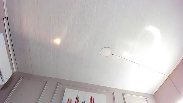 mia kisses2 online show from December 2025 04:17:01 AM