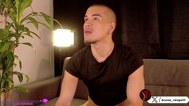 brunoorangel1 online show from July 2026 11:07:01 PM