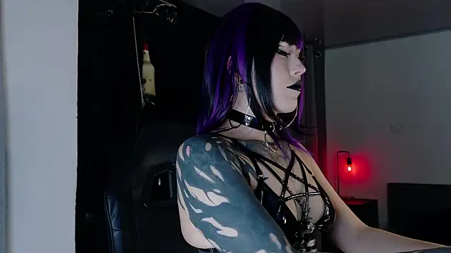 Angelabl0odborne online show from February 2026 11:25:01 PM