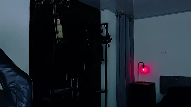 Angelabl0odborne online show from February 2026 05:29:01 PM