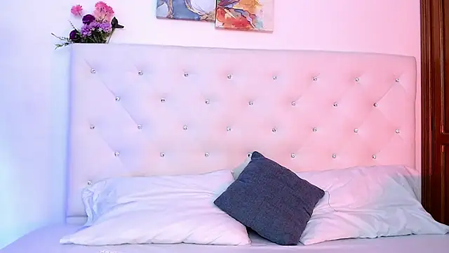 molly curvyhot online show from November 2025 01:14:02 PM