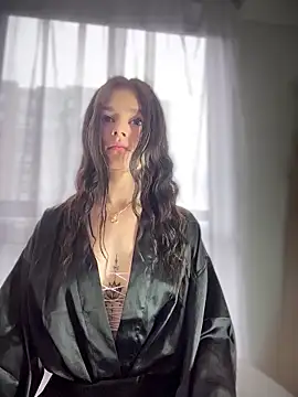 Sofi Leal online show from February 2026 12:28:01 PM