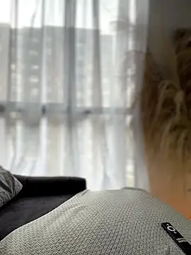 Sofi Leal online show from March 2026 12:32:01 PM