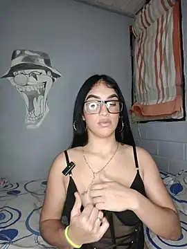 Snapshot of Bigtiti01 chatting on June 2026 07:48:01 PM Bigtiti01 online show from June 2026 07:48:01 PM