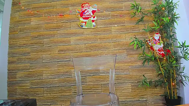 Snapshot of Cupcake_Izzy chatting on December 2025 05:36:02 AM Cupcake Izzy online show from December 2025 05:36:02 AM