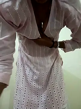 Alia-00 online show from November 2025 04:13:02 AM